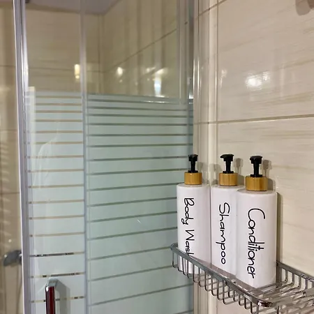 아파트 & Riverfront 3 *