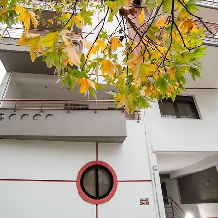 & Riverfront 3 شقة